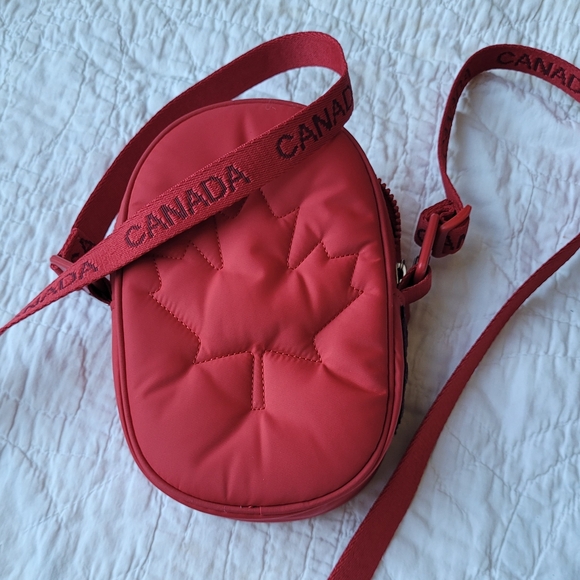 LULULEMON TEAM CANADA FUTURE LEGACY CROSSBODY BELT BAG FANNY PACK RED - Picture 4 of 11